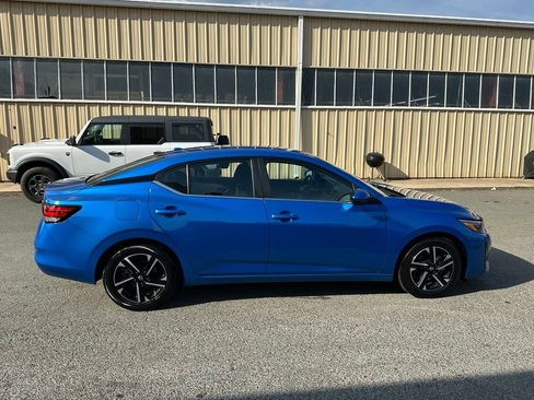 Used 2025 Nissan Sentra SV FWD image 9