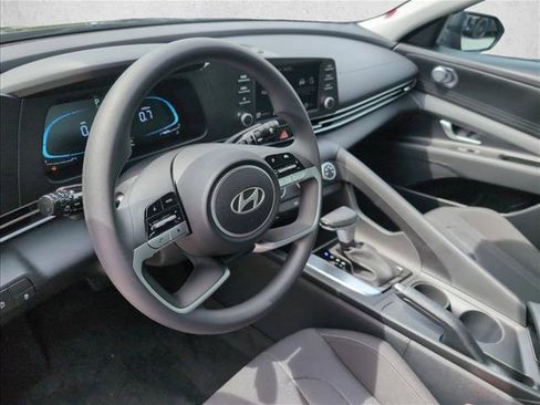 New 2026 Hyundai Elantra SE FWD image 9