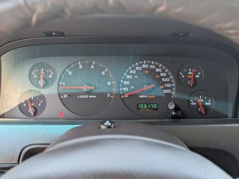 Used 2001 Jeep Grand Cherokee Laredo AWD/4WD image 16