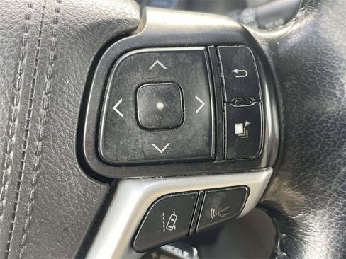Used 2018 Toyota Sienna XLE image 24