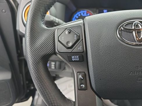 Used 2020 Toyota Tacoma TRD Off-Road image 37