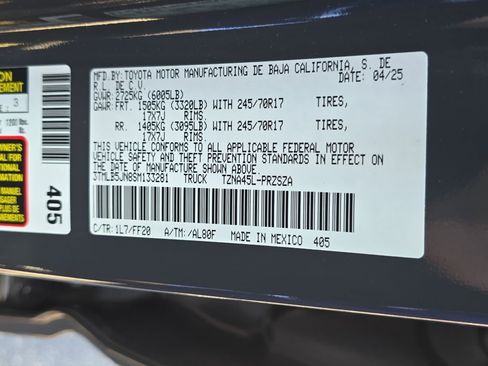 Used 2025 Toyota Tacoma SR5 AWD/4WD image 35