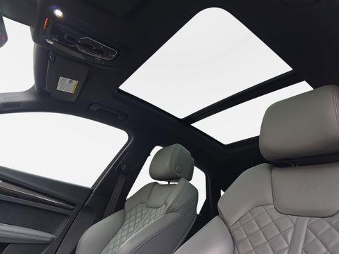 Used 2023 Audi SQ5 Prestige image 29