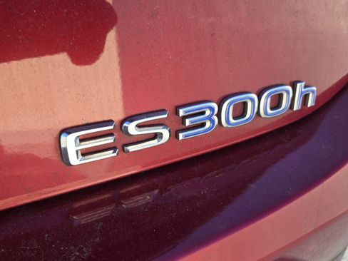 Certified 2021 Lexus ES 300h w/ Premium Package image 5