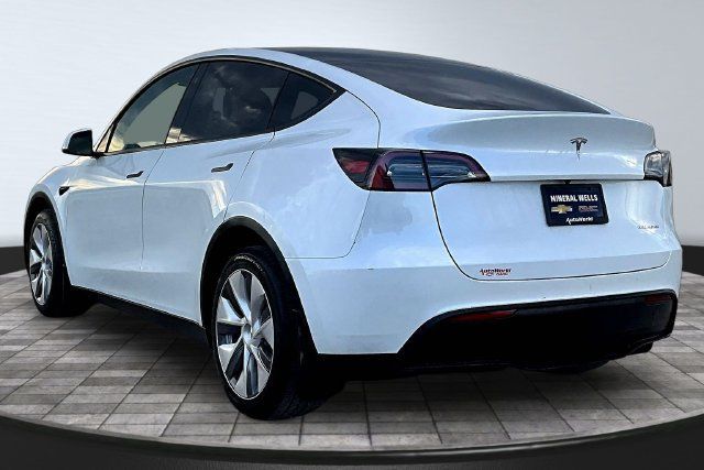 Used 2023 Tesla Model Y Long Range AWD/4WD image 4