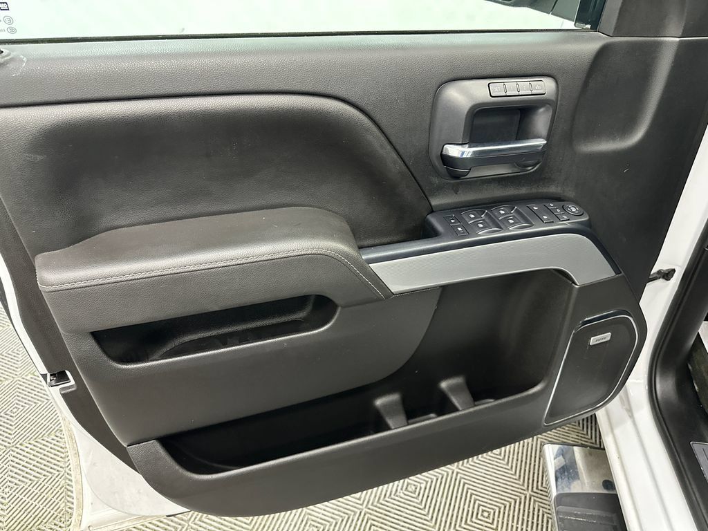Used 2016 Chevrolet Silverado 1500 LTZ Z71 w/ LTZ Plus Package AWD/4WD image 11