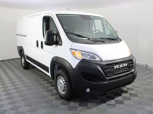 Used 2025 RAM ProMaster 2500 w/ Convenience Group FWD image 23