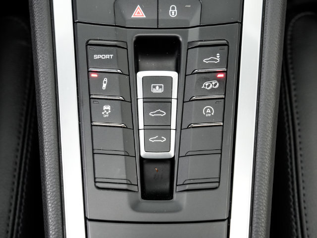 Certified 2018 Porsche 911 Carrera RWD image 21