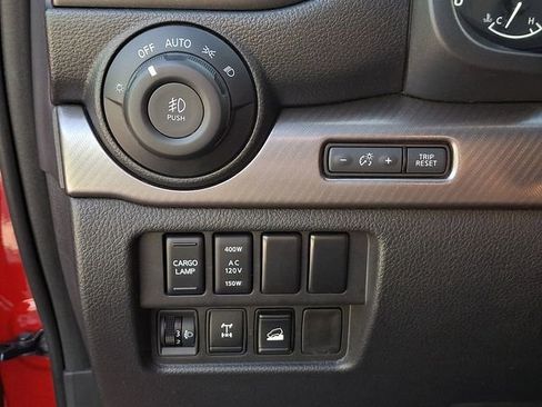 Used 2022 Nissan Titan PRO-4X w/ Pro-4x Convenience Package AWD/4WD image 29