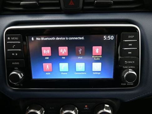 Used 2025 Nissan Versa SV image 4