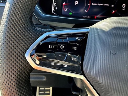 Certified 2024 Volkswagen Tiguan SEL R-Line image 23