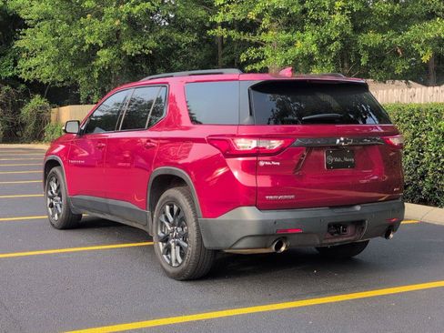 Used 2019 Chevrolet Traverse RS FWD image 3