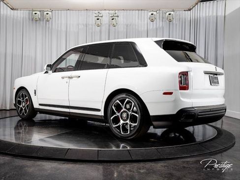 Used 2022 Rolls-Royce Cullinan Black Badge AWD/4WD image 7