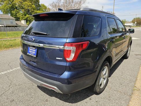 Used 2017 Ford Explorer XLT w/ Equipment Group 202A image 7
