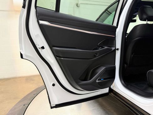 Used 2025 Jeep Wagoneer S Limited w/ Comfort Package image 16