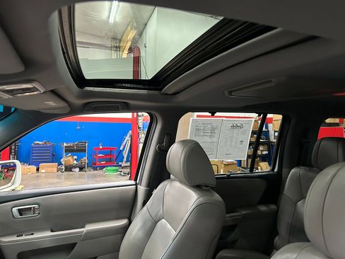 Used 2012 Honda Pilot Touring image 12