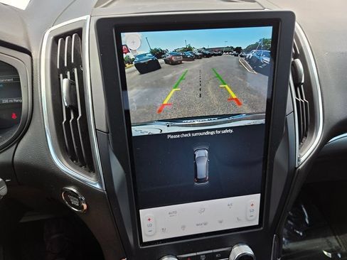 Used 2023 Ford Edge Titanium AWD/4WD image 16