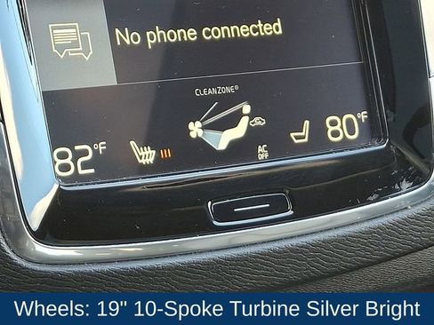 Used 2016 Volvo XC90 T6 Momentum w/ Momentum Plus Package image 21