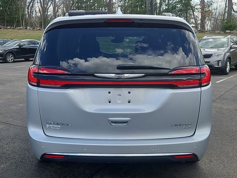 Used 2022 Chrysler Pacifica Limited AWD/4WD image 28