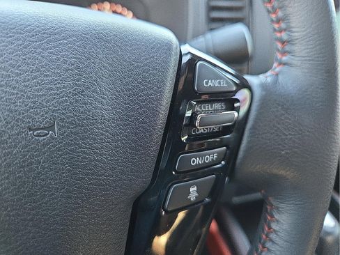 Used 2024 Nissan Frontier PRO-4X w/ Technology Package image 18