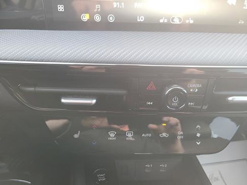 New 2026 Nissan Kicks SR w/ Cold Weather Package image 15