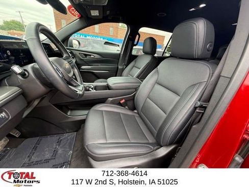 Used 2025 Chevrolet Traverse LT AWD/4WD image 9