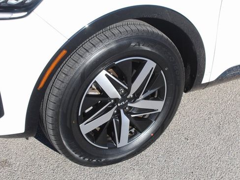 Used 2023 Kia Sorento EX image 6