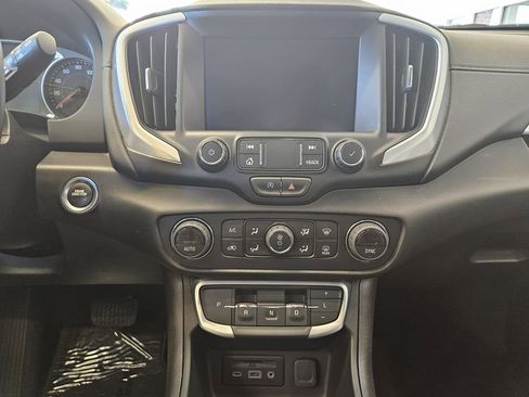 Used 2024 GMC Terrain SLT image 18