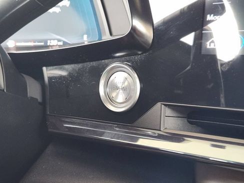 Used 2023 Chevrolet Corvette Stingray Preferred Cpe w/ Engine Appearance Package RWD image 8