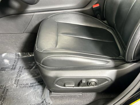 Used 2022 Jeep Grand Cherokee Limited image 20