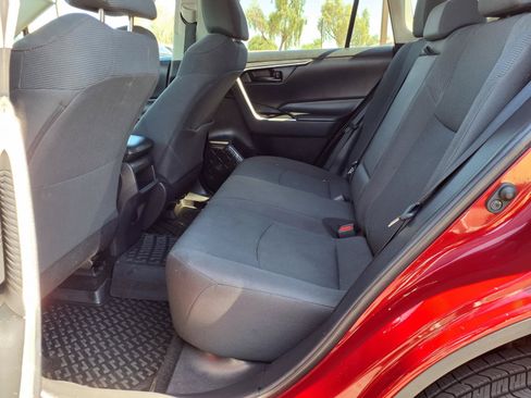 Used 2019 Toyota RAV4 LE w/ All Weather Liner Package AWD/4WD image 17