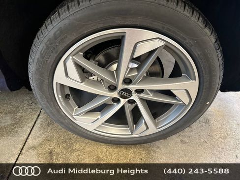 Used 2025 Audi Q3 2.0T Premium w/ Convenience Plus Package AWD/4WD image 30