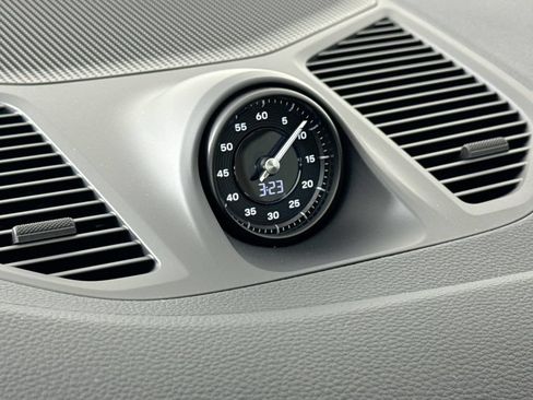 New 2026 Porsche Cayenne Coupe AWD/4WD image 17