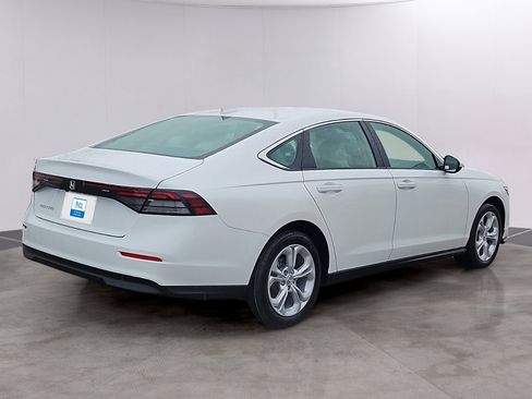 New 2025 Honda Accord LX image 2