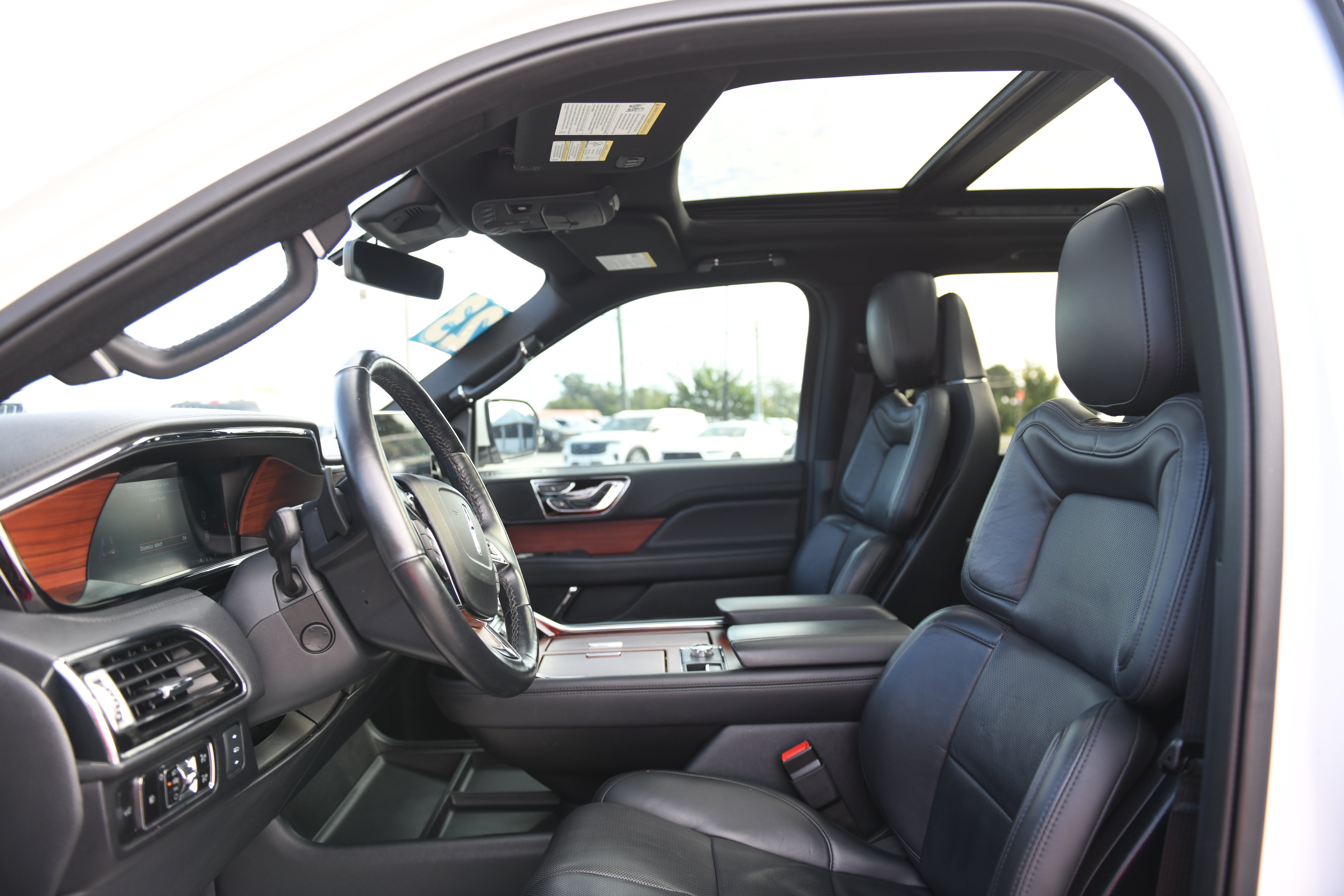 Used 2023 Lincoln Navigator Reserve w/ Monochromatic Package RWD image 20