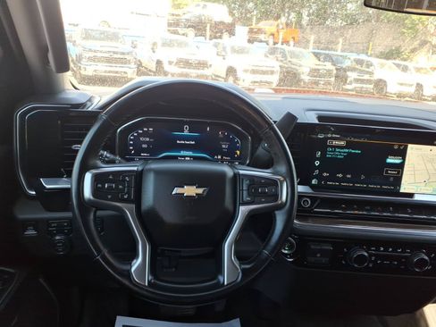 Used 2023 Chevrolet Silverado 1500 LT w/ Z71 Off-Road Package AWD/4WD image 18