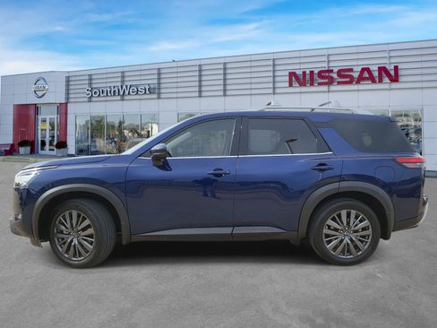 Certified 2025 Nissan Pathfinder SL w/ SL Premium Package image 9