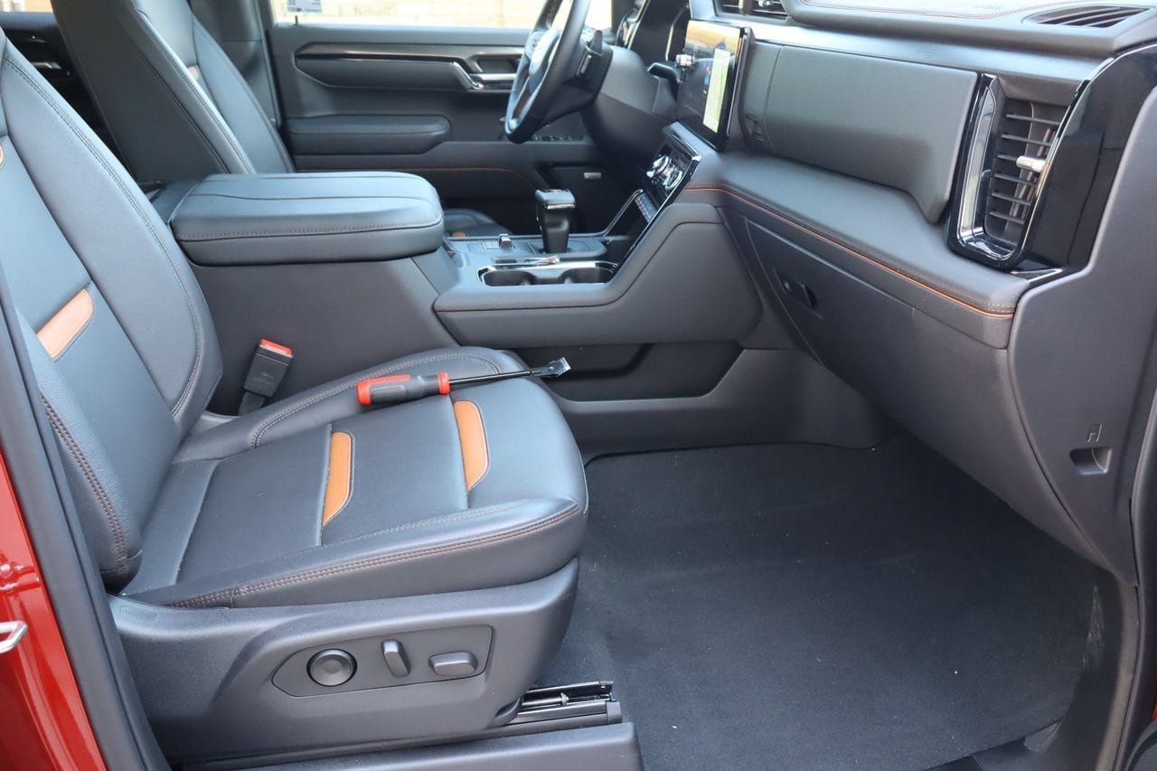 Used 2025 GMC Sierra 1500 AT4 w/ AT4 Premium Package AWD/4WD image 16