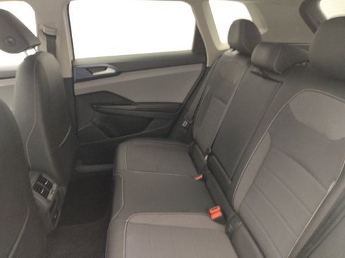 Used 2024 Volkswagen Taos SE FWD image 18