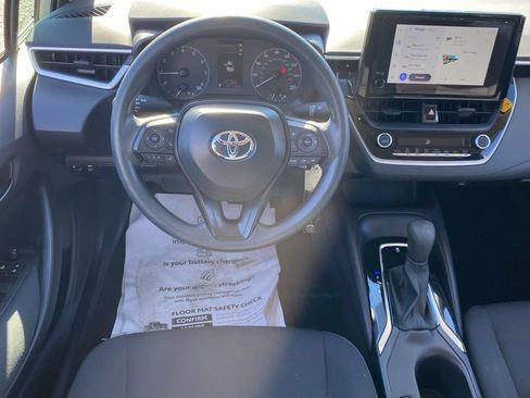 Used 2025 Toyota Corolla LE image 6