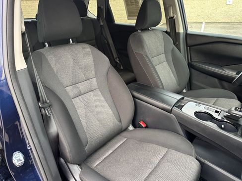 Used 2025 Nissan Rogue SV image 36