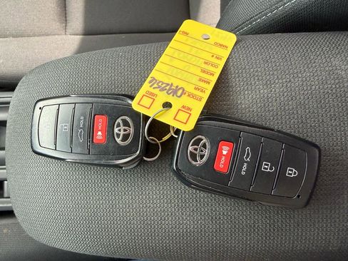 Used 2023 Toyota Corolla LE w/ LE Convenience Package FWD image 39