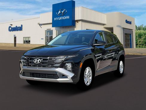 New 2026 Hyundai Tucson SE image 1