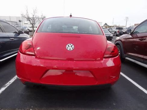 Used 2012 Volkswagen Beetle 2.5 image 5