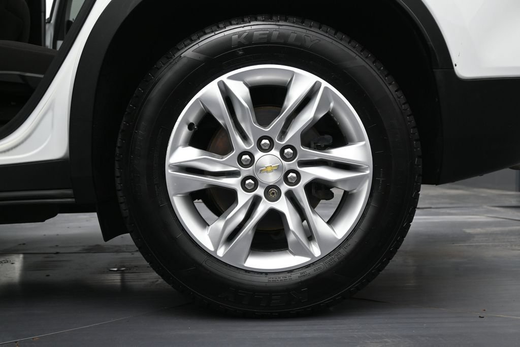 Used 2019 Chevrolet Blazer L FWD image 14