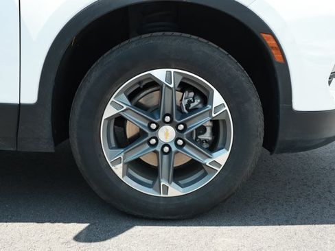 Used 2025 Chevrolet Blazer LT FWD image 5