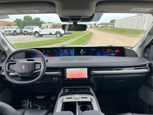 New 2027 Lincoln Navigator Reserve AWD/4WD image 20