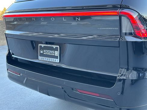 New 2026 Lincoln Navigator Reserve w/ Jet Appearance Package AWD/4WD image 5