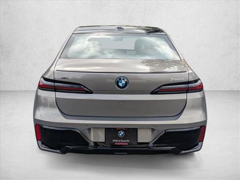 New 2026 BMW 750e xDrive w/ Executive Package image 7