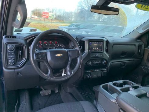 Used 2020 Chevrolet Silverado 1500 Custom w/ Custom Value Package image 19